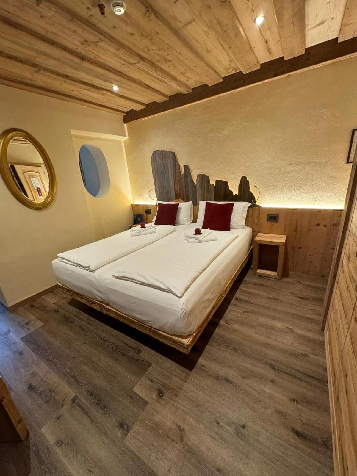 Hotel Ciasa Lorenzi Cortina dʼAmpezzo Dış mekan fotoğraf