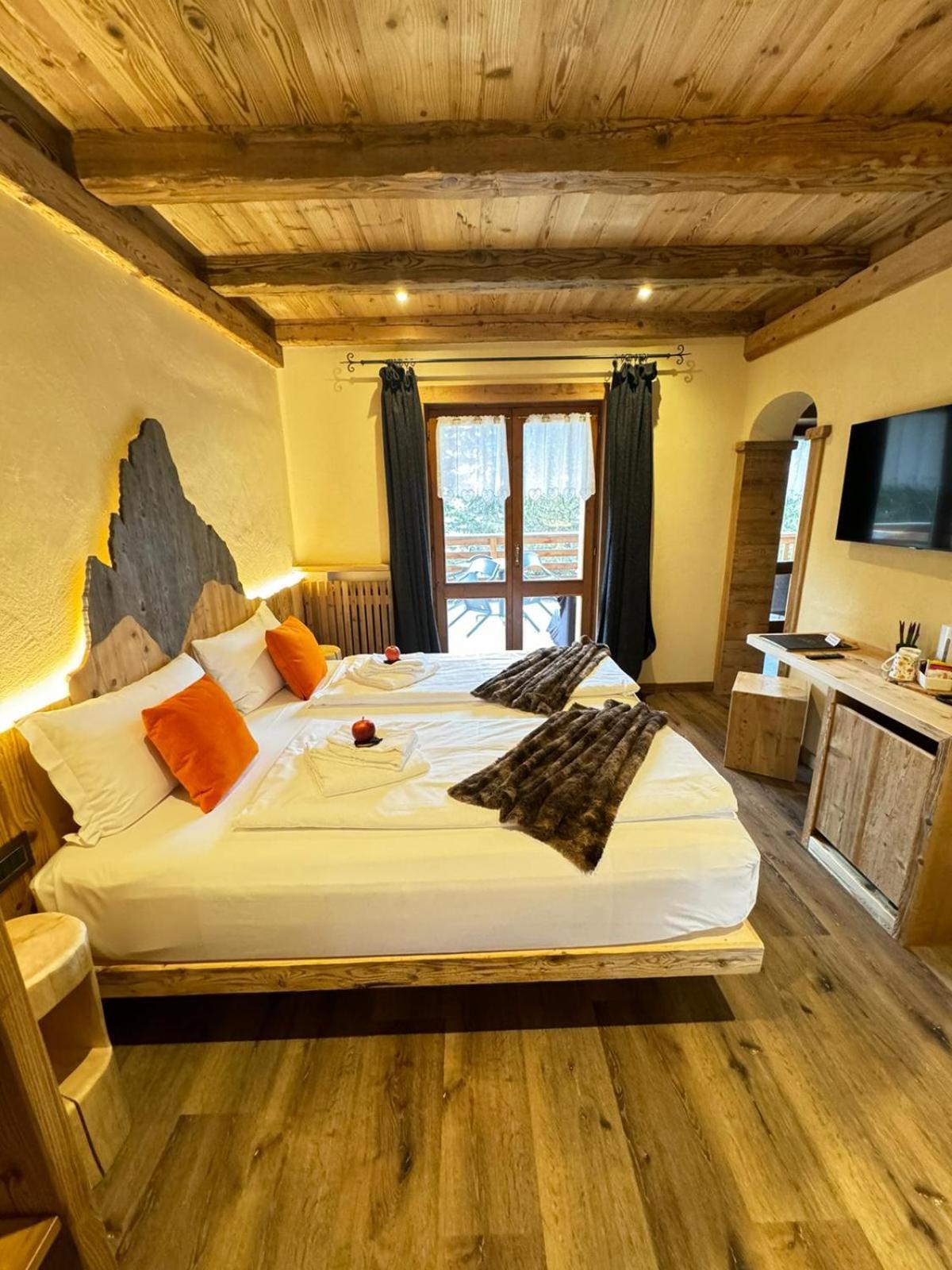 Hotel Ciasa Lorenzi Cortina dʼAmpezzo Dış mekan fotoğraf