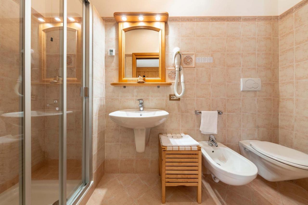 Hotel Ciasa Lorenzi Cortina dʼAmpezzo Dış mekan fotoğraf