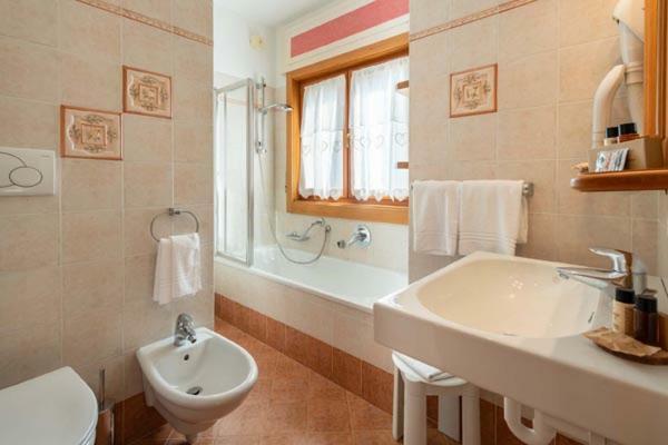 Hotel Ciasa Lorenzi Cortina dʼAmpezzo Dış mekan fotoğraf